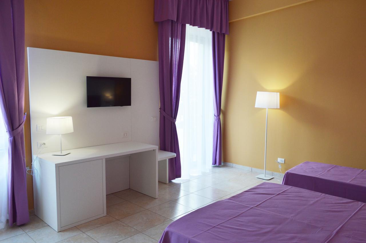 B&B Liberty Месина Екстериор снимка